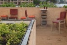 Menairooftop-and-balcony-gardens-3.jpg; ?>